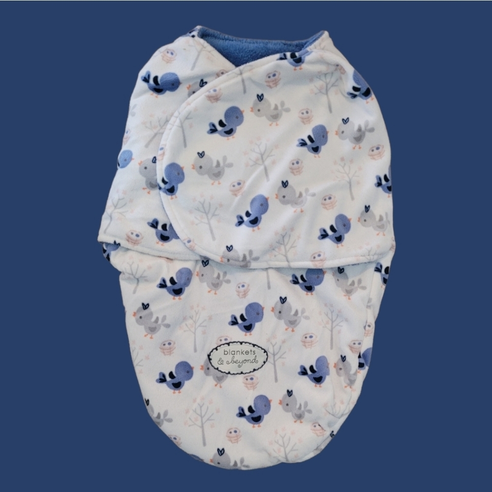 Blankets & Beyond Unisex Baby Fleece Swaddler